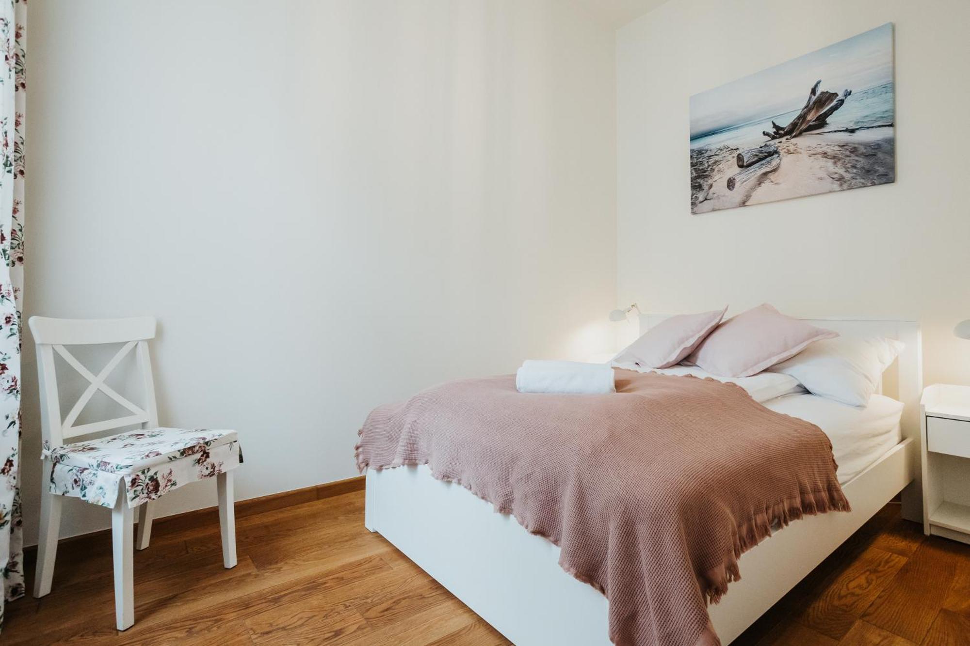 Sight Main Square & Main Train Station & Planty Apartment Krakow Bagian luar foto